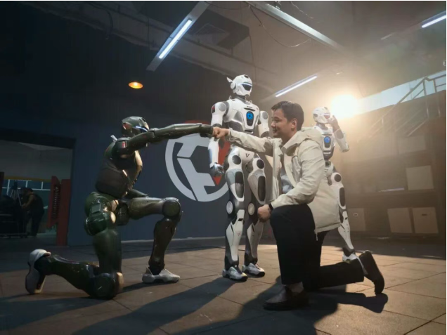 眾擎發(fā)布T800全尺寸極致高效能通用人形機(jī)器人