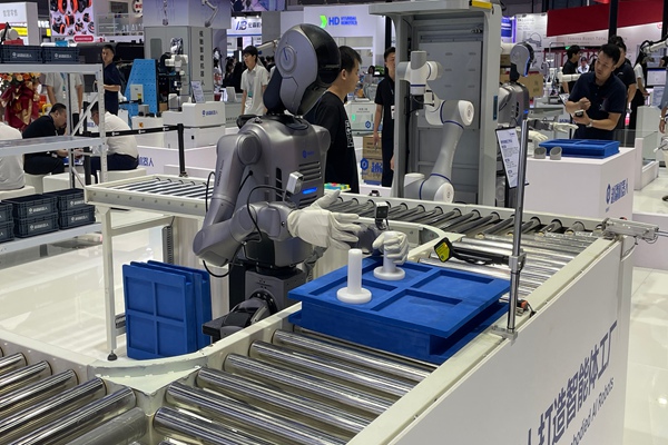 從送樣到小批量交付，人形機器人產業鏈進入放量前夜