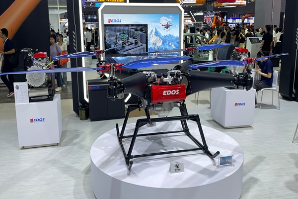 千萬(wàn)噸物資、百萬(wàn)次飛行：中國(guó)無(wú)人機(jī)正在填滿(mǎn)千米之下的天空